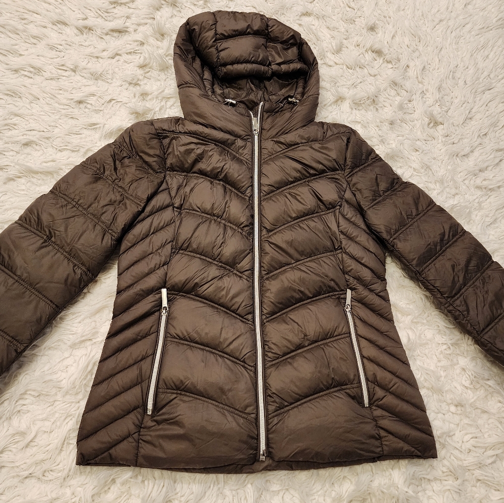 Michael Kors jacket in size small (S) with bag.